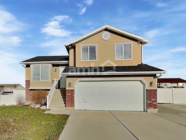 Building Photo - 1496 N 2150 W