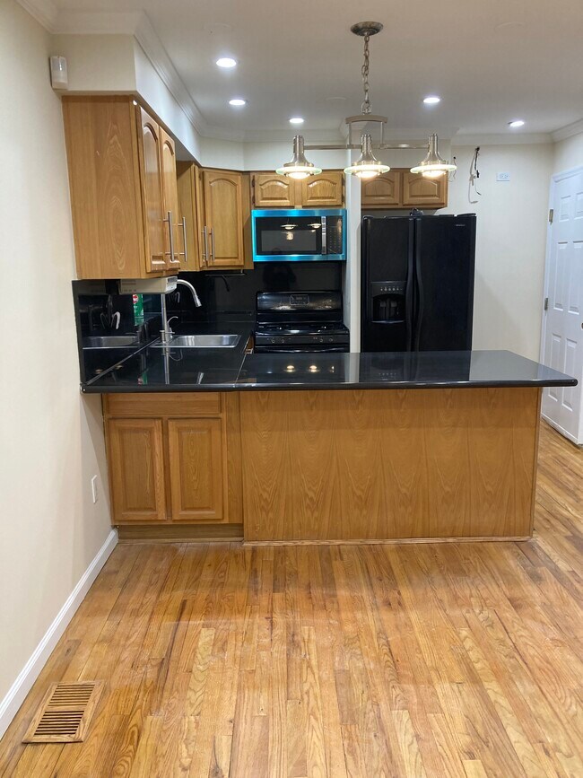 Photo - 629 Emerald St Apartments Unit 1