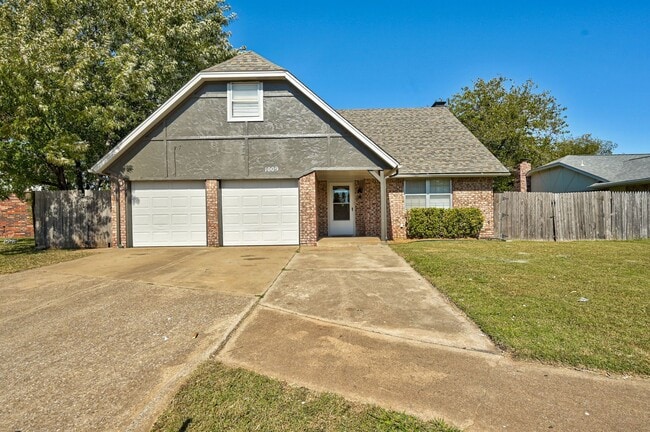 Building Photo - Two-Story 4 bed 2 bath Home in the Heart of Moore!