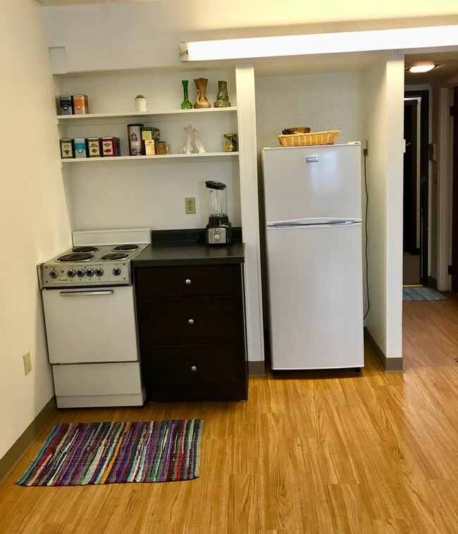 Photo - Campus Square Apartments