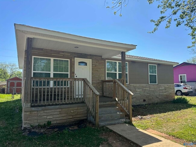 Photo - 3111 Hale Dr SW