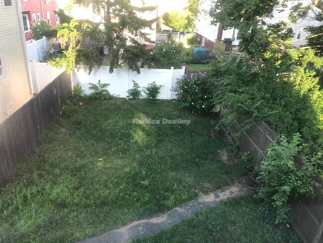 Photo - 198 Sherman St Unit 3