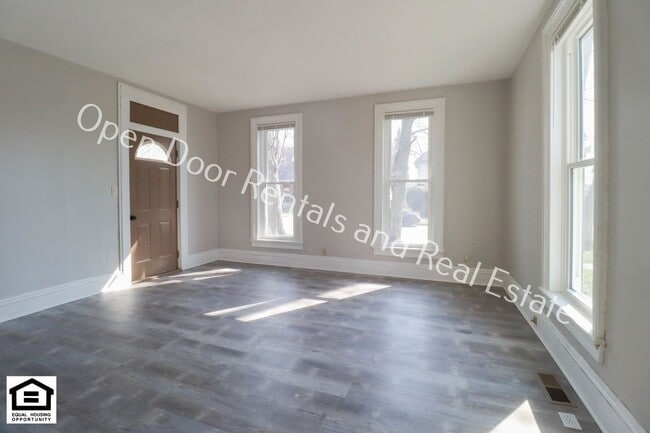 Photo - 210 W 4th St Unit 210 1/2 W 4th St