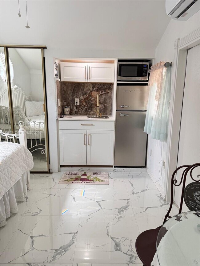 Photo - 21920 Old Cutler Rd Unit 1