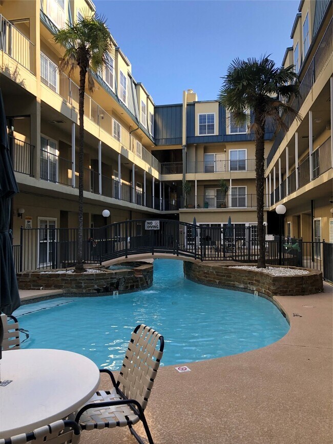 Photo - 921 Marine Dr