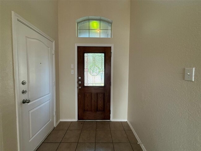 Photo - 1529 Tonia Loop