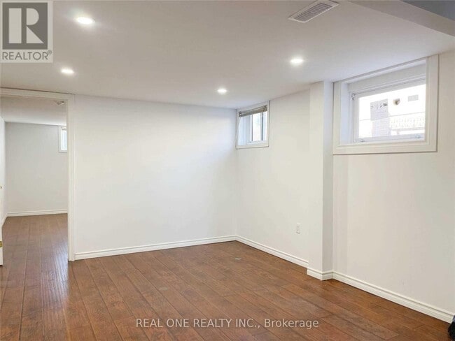 Photo - 36 Victor Blvd