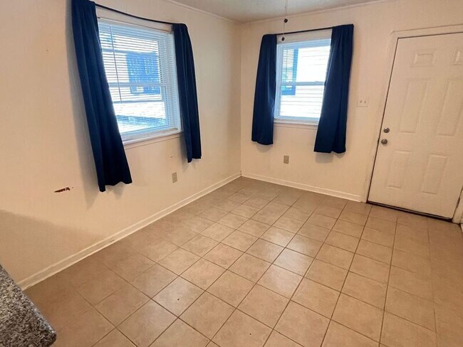 Photo - 3245 Ivanhoe Street