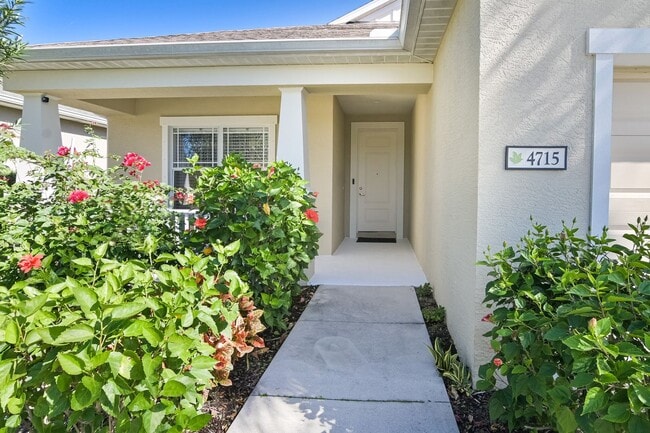 Photo - WOODBROOK BEAUTY WITH 3/2 + DEN