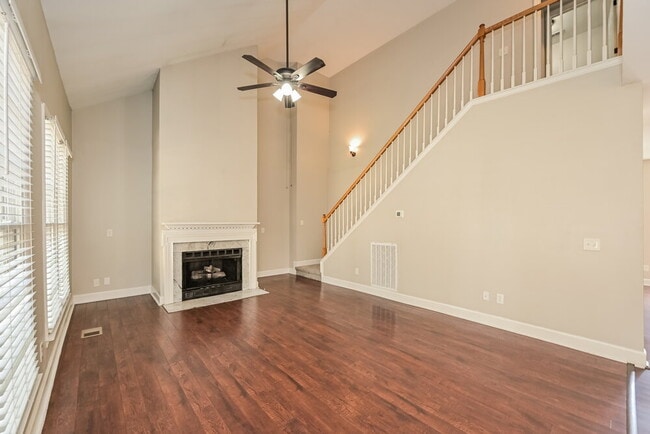 4340 Cambridge Dr