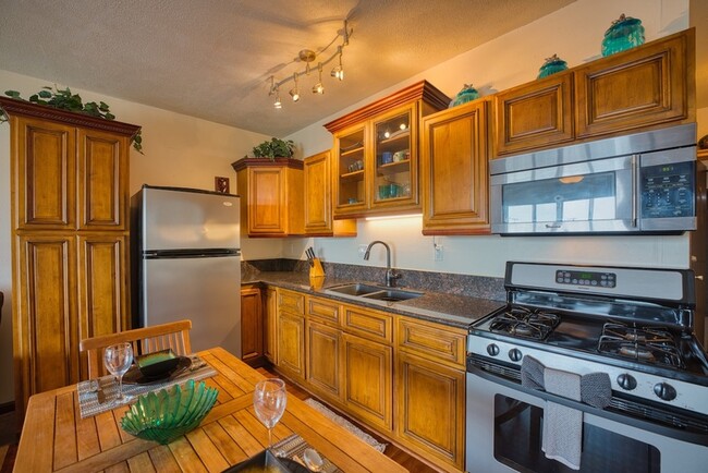 Photo - 355 Kalanianaole St Unit 304