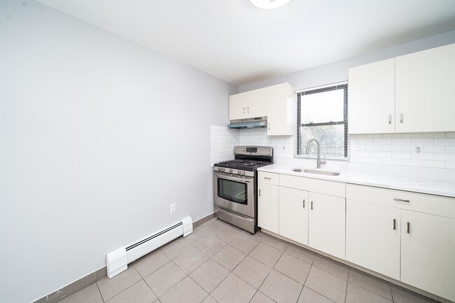Photo - 43 W 9th St Unit 9