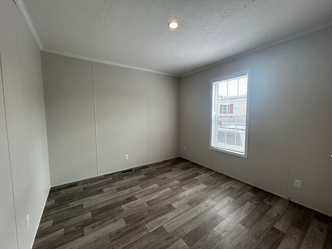 Photo - 2364 Maple Dr