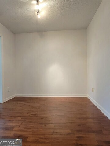 Photo - 4063 Coopers Hill Dr SE