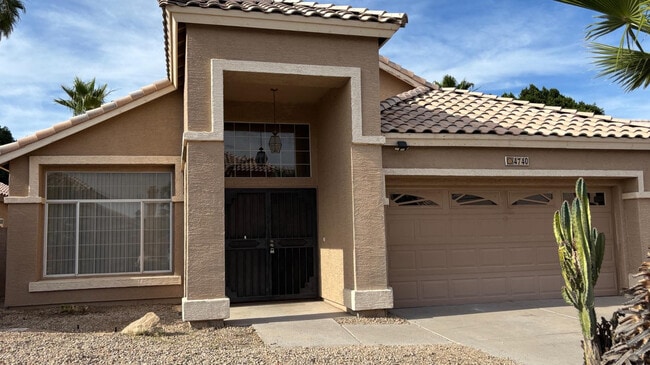 Building Photo - 4740 E Bighorn Ave