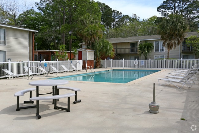 Photo - Castlewood Apartments