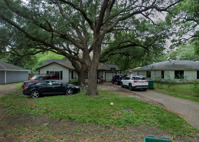 Building Photo - 1006 E Camp Cir Rental