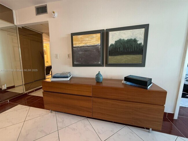 Photo - 6801 Indian Creek Dr Unit 302