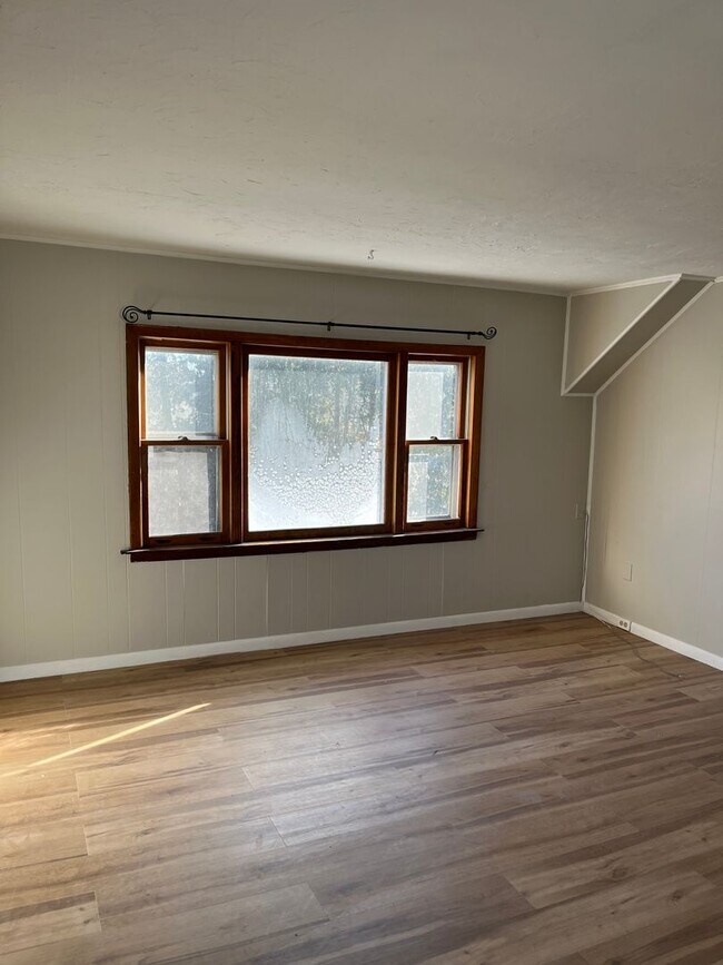 1424 North Ave Unit Second Floor