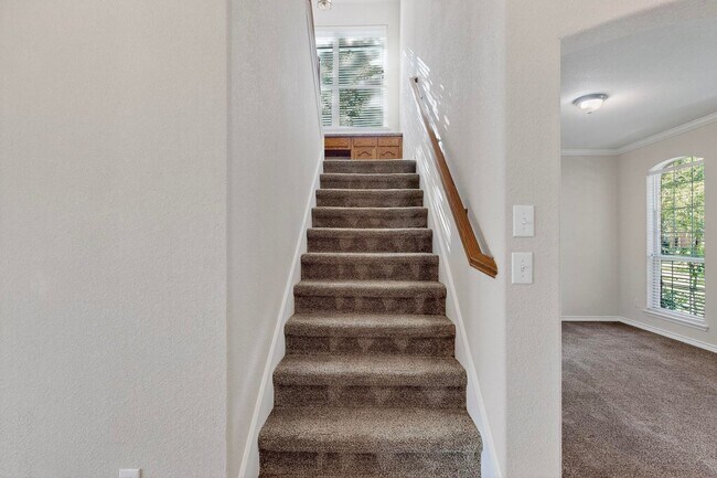 Photo - Spacious & Stylish Home in Quail Run-North...