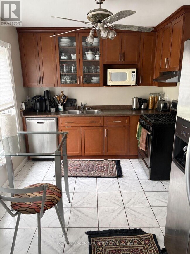 Photo - 137 Madoc Dr
