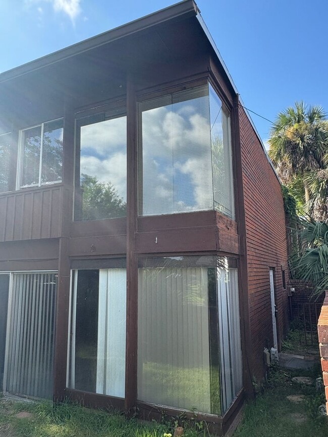 Building Photo - 3/2.5 Close to TMH and Governor Square Rental