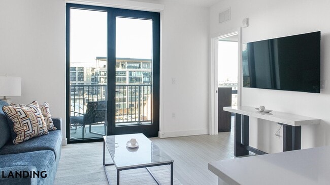 Photo - 1007 S Mint St Unidad 716