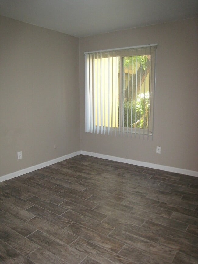 Mission Valley 1bdrm condo on ground level... House Rental in San