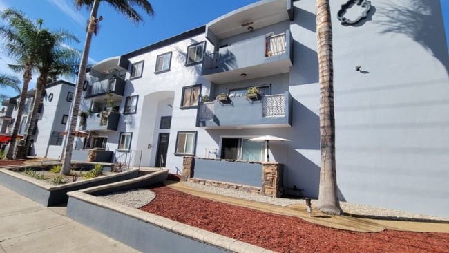 Building Photo - 6039 Whitsett Ave