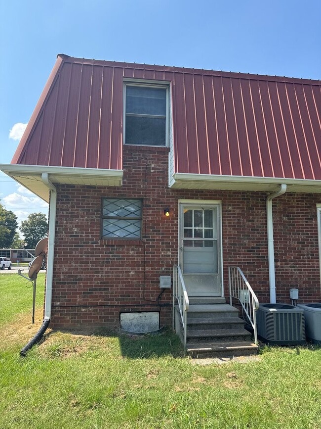 521 Dawson Ln