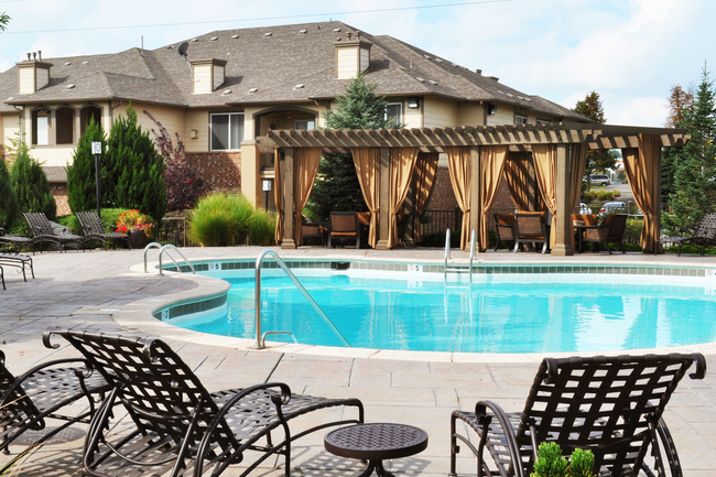 ¡Piscina estilo centro turístico - Lambertson Farms Apartment Homes