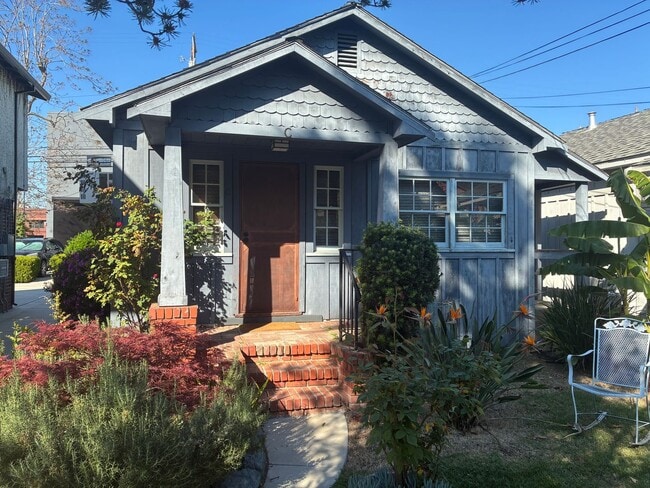 Building Photo - Charming Midtown Cottage - 1 bedroom/1 bath Unit 2321 S Street,  C