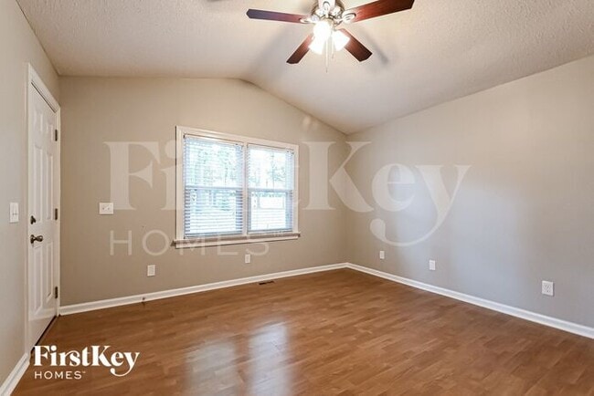 Photo - 905 Jacobean Ct