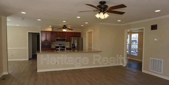 Photo - 867 Westgate Dr