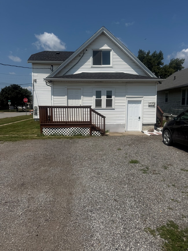 Photo - 2937 Ave a Unit 2937 Main Floor