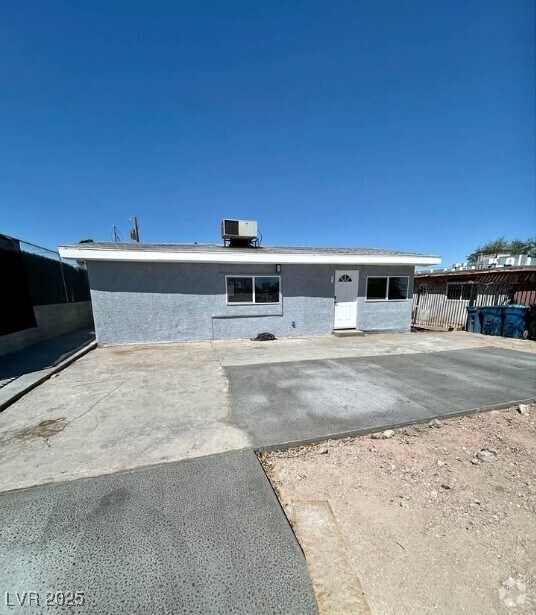 Building Photo - 210 W Monroe Ave Rental
