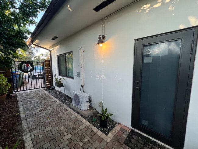 Photo - 3371 SW 22nd St Unidad Apt. 1