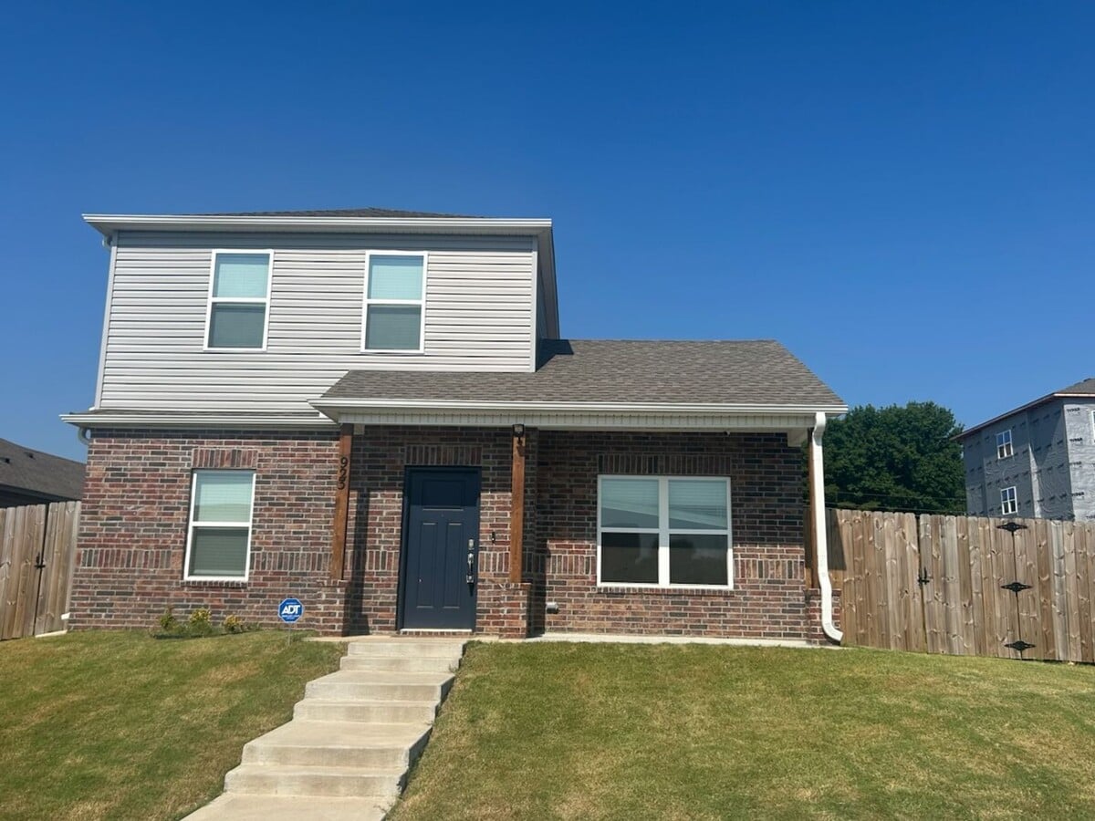 4 bedroom home in Fayetteville - 4 bedroom home in Fayetteville