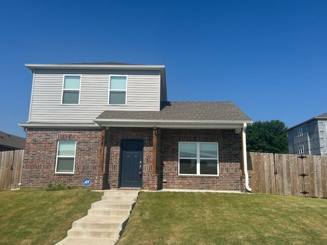 Building Photo - 4 bedroom home in Fayetteville
