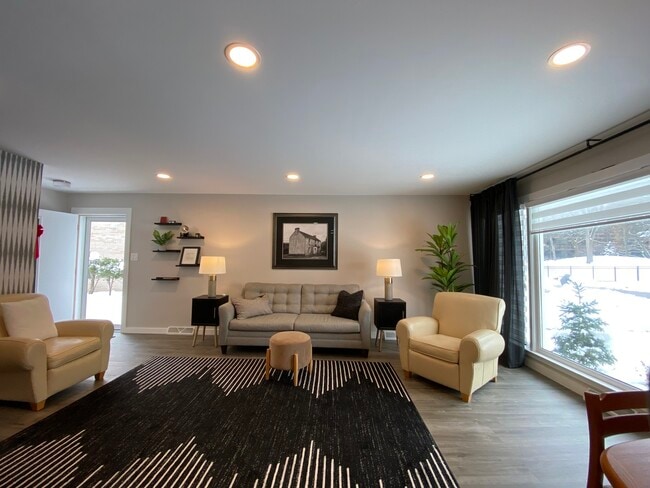 Photo - 221 Nordica Ave