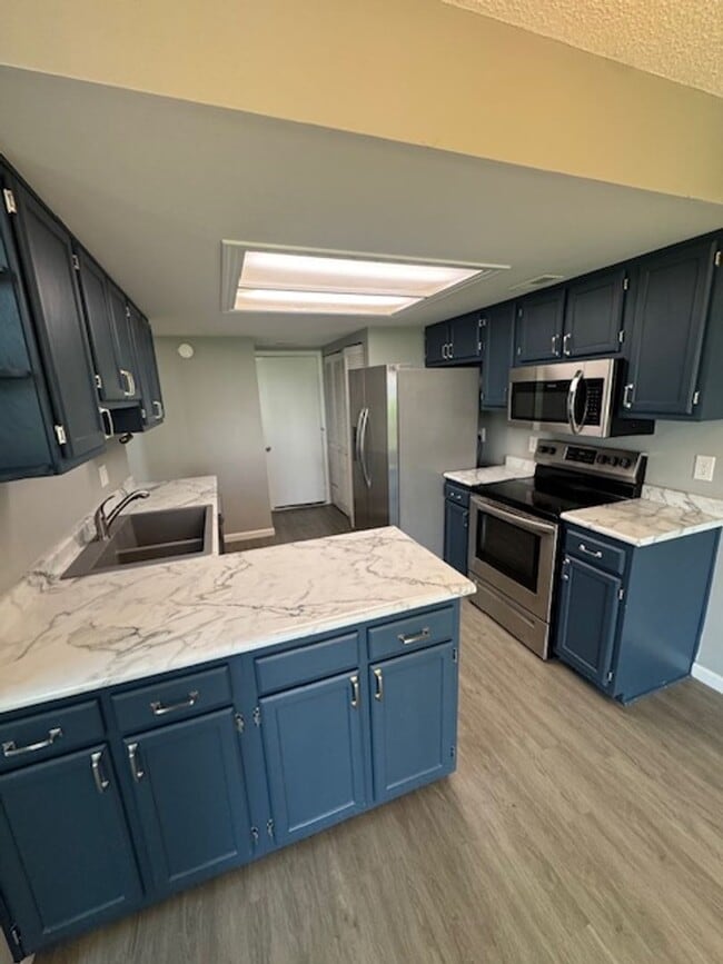 Photo - 7045 Thamesford Dr