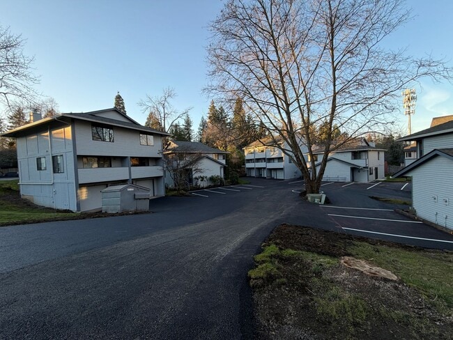 Photo - **$1000 DEPOSIT + TWO WEEKS FREE RENT** Spacious Townhouse in the Heart of Garden Home~ New LVP F...