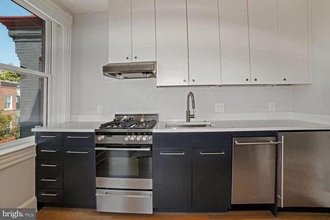 Photo - 3348 Prospect St NW