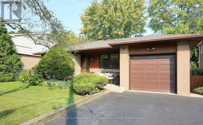 Photo - 130 Grandview Ave