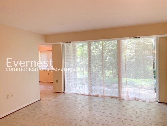 Photo - Spacious 3 Bed, 2 Bath Condo / Coming Soon! Unit Apartment 2c