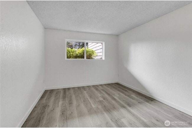 Photo - 3 Bed 2 Bathroom Edmonds Condo! Unidad 101