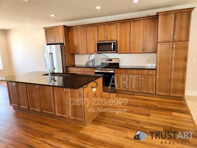 Building Photo - 3150 N Park Ave