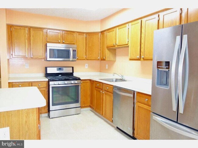 Photo - 162 Shrewsbury Ct