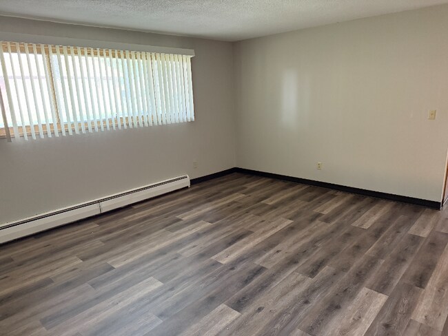 Building Photo - 404 5th Ave E Rental