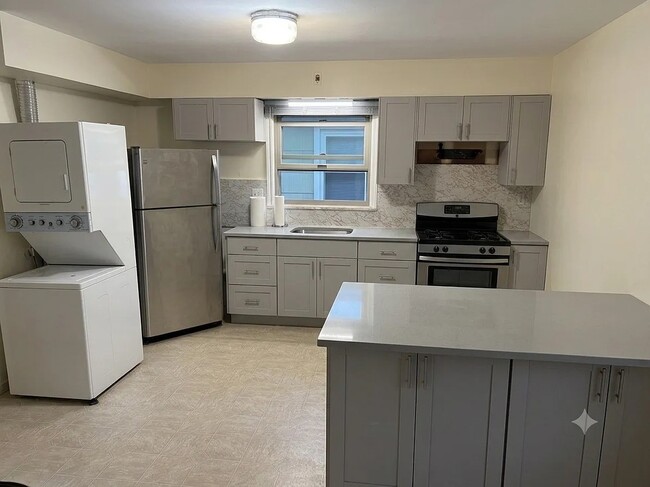 Building Photo - 100 Hancock Ave Unit Apt #2